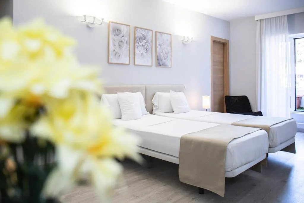 Chambre Double avec balcon - 1 ou 2 lits — Hotel Casa Dalia by Blossom Hotels
