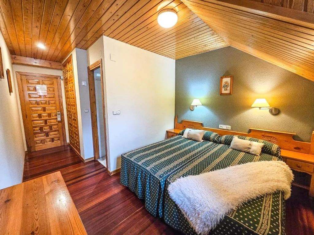 Habitación Doble - 2 camas — Hotel Casa Morlans 3000