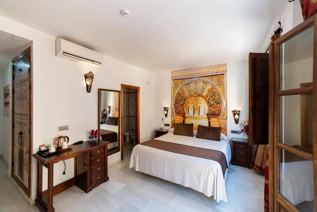 Habitación Doble Superior con vistas — Hotel Casa Museo de la Mezquita
