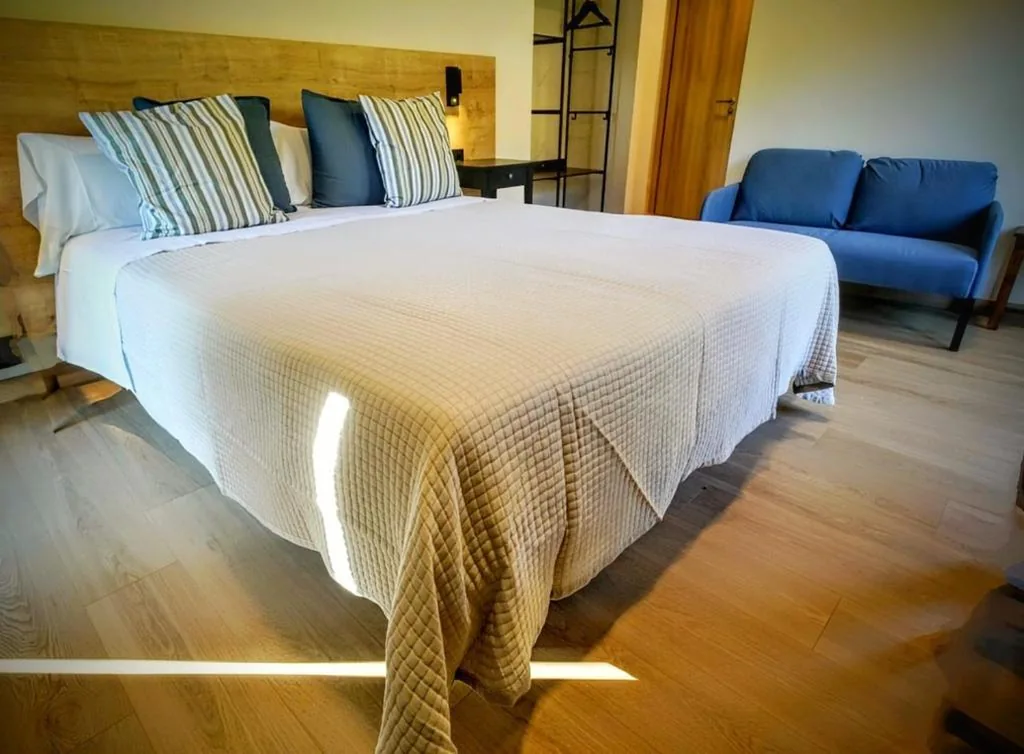 Habitación Doble Deluxe con vistas al río - 1 o 2 camas — Hotel Casa Peix