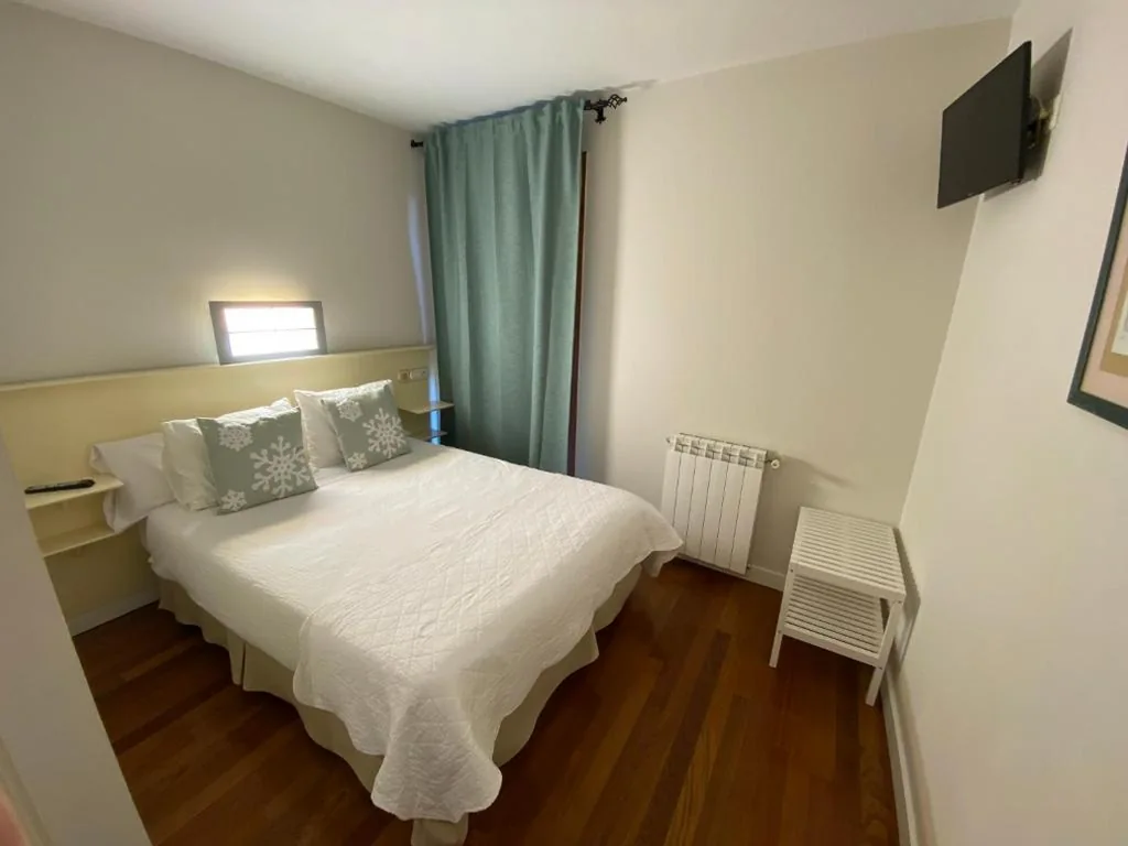 Habitación Doble Pequeña — Hotel Casa Socotor