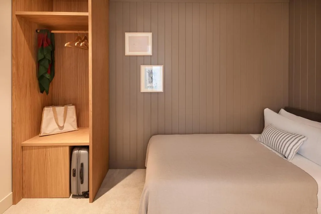 Camera singola molto piccola — Hotel Casa Teva Barcelona