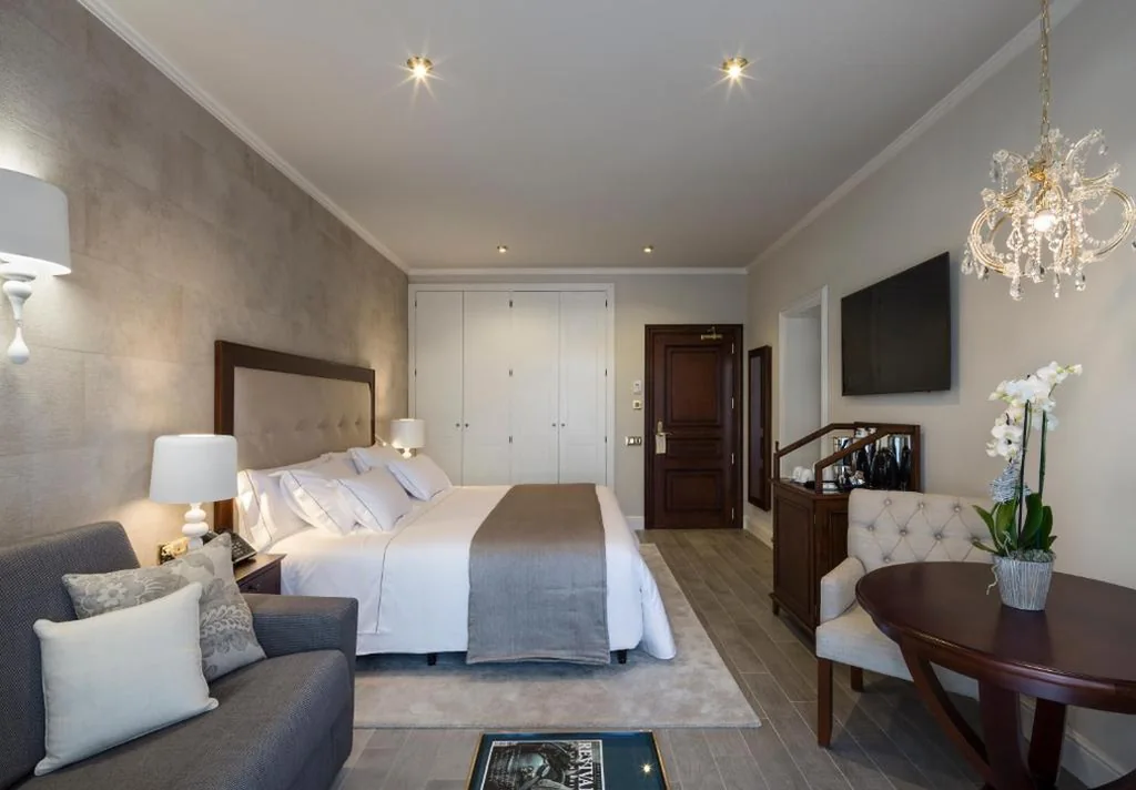 Habitación Doble con vistas al jardín — Hotel Casa Vilella 4* Sup