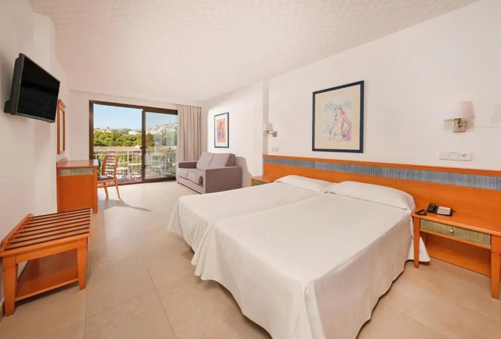 Camera familiare (2 adulti e 2 bambini) — Hotel Casablanca