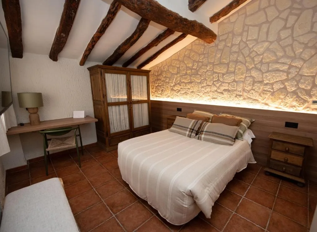 Double Room — Hotel Caseta Nova