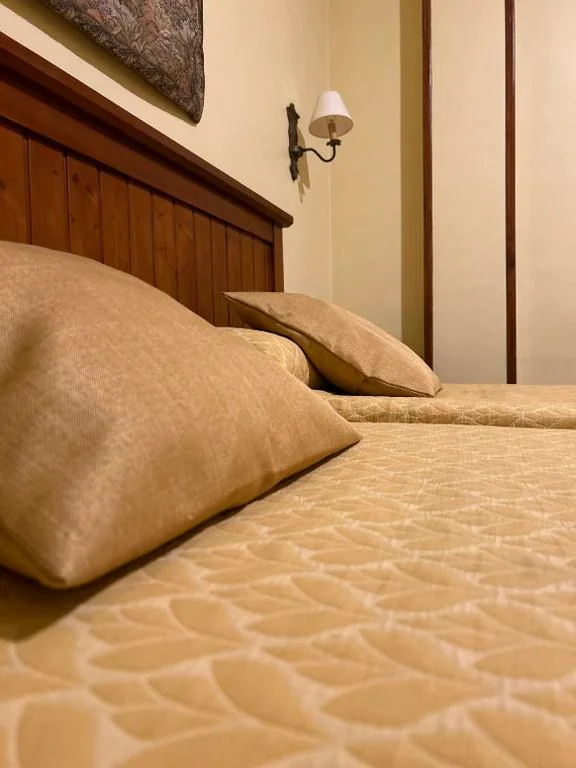 Dreibettzimmer — Hotel Casona de la Reyna