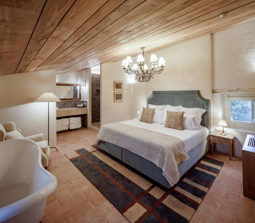 Quarto Duplo Deluxe com banheira — Hotel Castell de Vallgornera