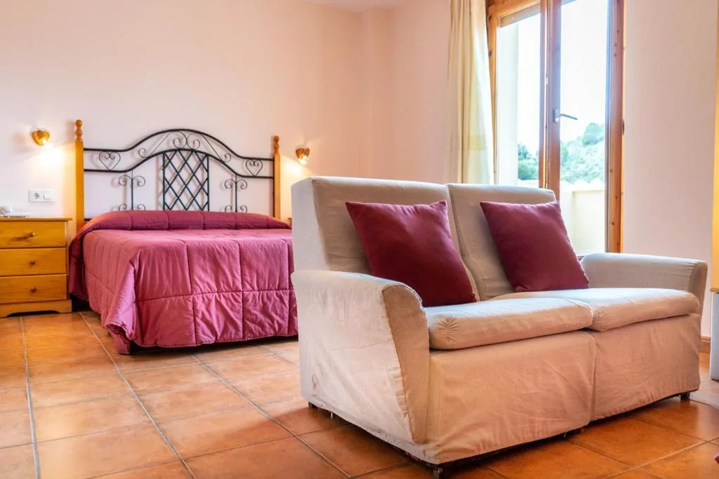 Habitación Familiar Superior (2 adultos + 2 niños) — Hotel Castellote