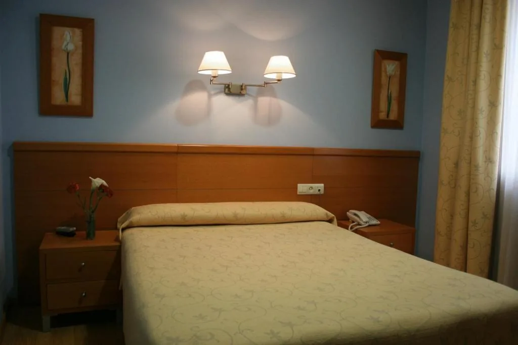 Habitación Individual — Hotel Castilla