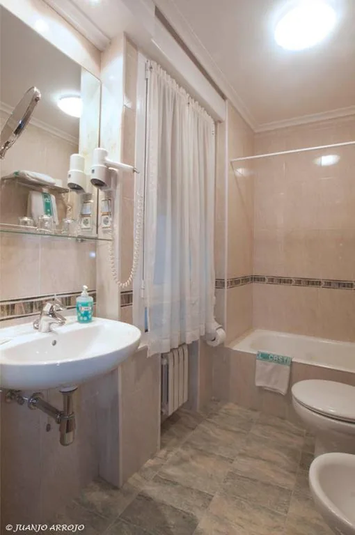 Habitación Individual — Hotel Castilla