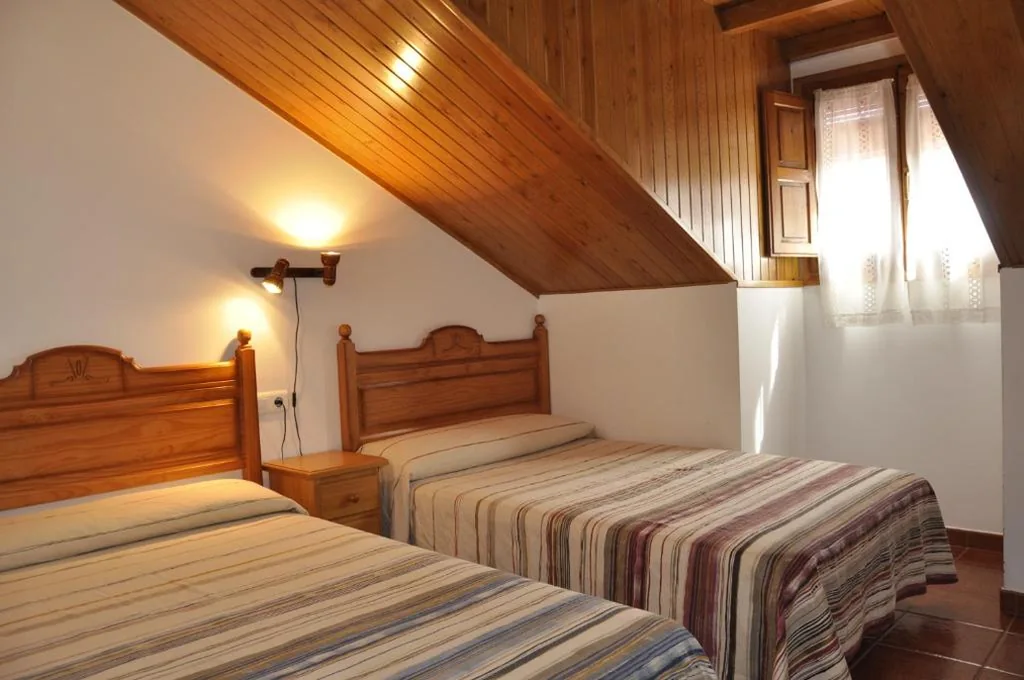 ツインルーム — Hotel Castillo d'Acher