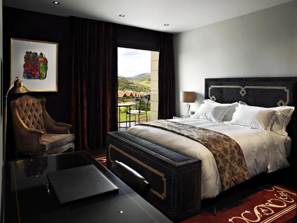 Habitación Doble Deluxe con vistas - 1 o 2 camas — Hotel Castillo de Gorraiz&Spa