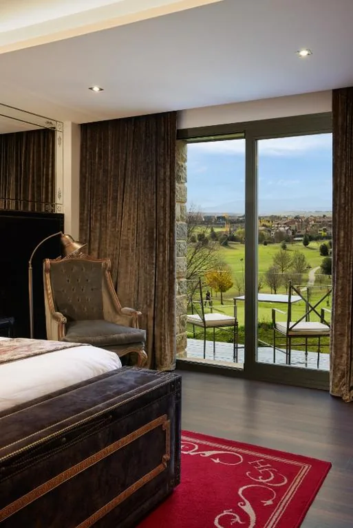 Suite Junior con terraza — Hotel Castillo de Gorraiz&Spa