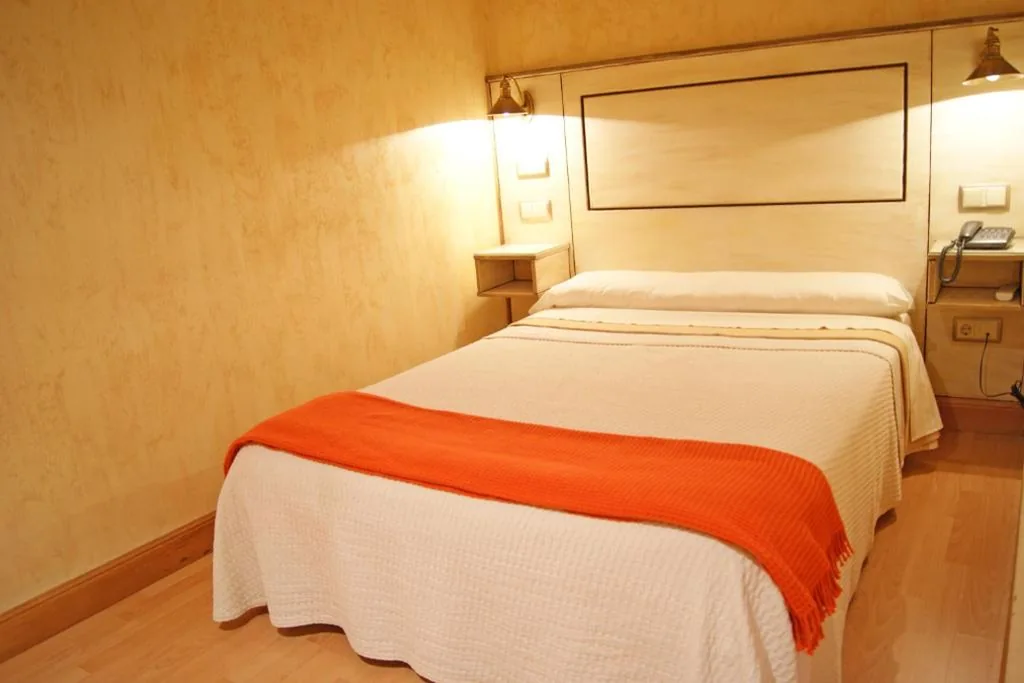 Quarto Duplo - 1 ou 2 camas — Hotel Castillo de Javier