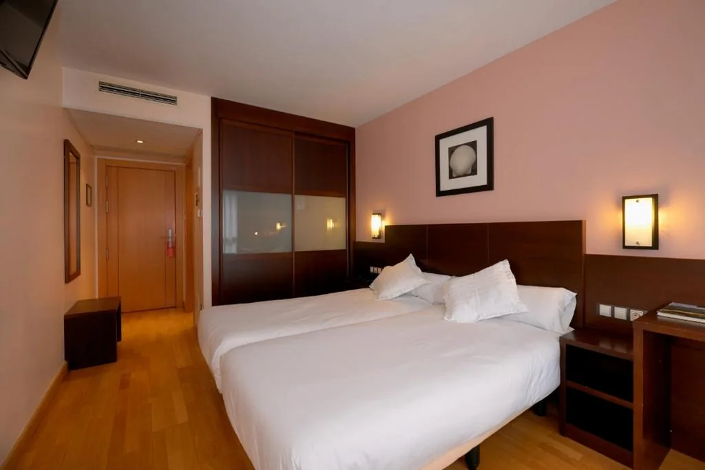 Barrierefreies Doppelzimmer – 2 Betten — Hotel Castro Real