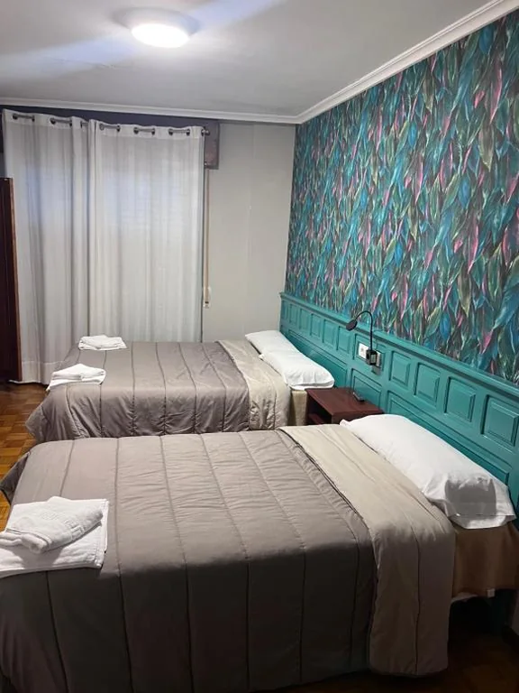 Dreibettzimmer — Hotel Celta Galaico