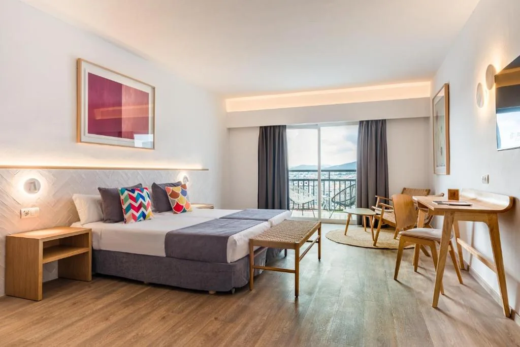 Camera doppia con vista laterale sul mare - 1 o 2 letti — Hotel Cenit & Apts Sol y Viento