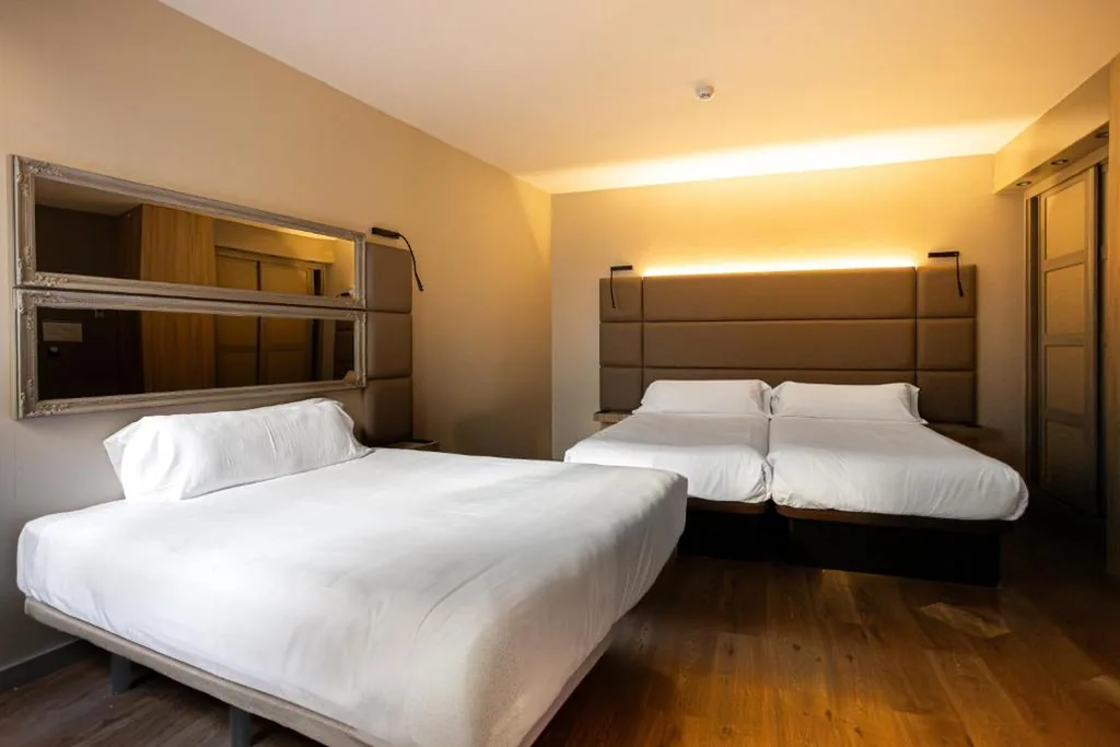 Vierbettzimmer — Hotel Centro Braseros