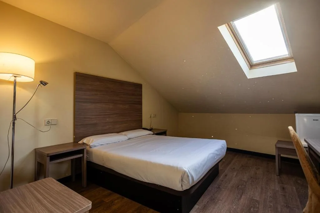 Doppelzimmer mit 1 oder 2 Betten – DACHGESCHOSS — Hotel Centro Braseros