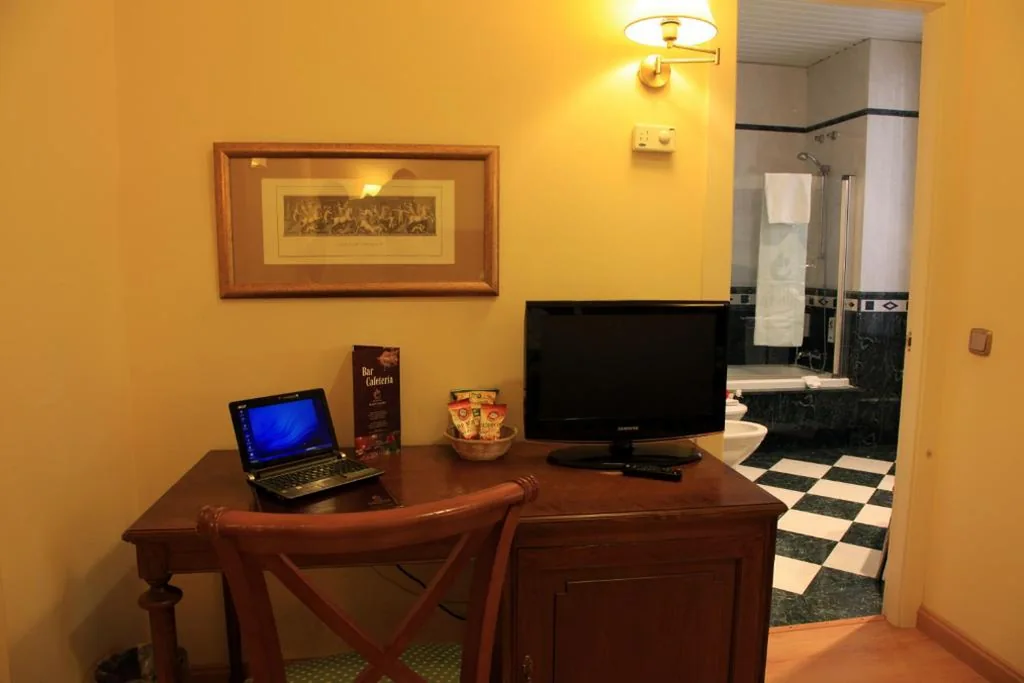 Doppelzimmer zur Einzelnutzung — Hotel Cervantes