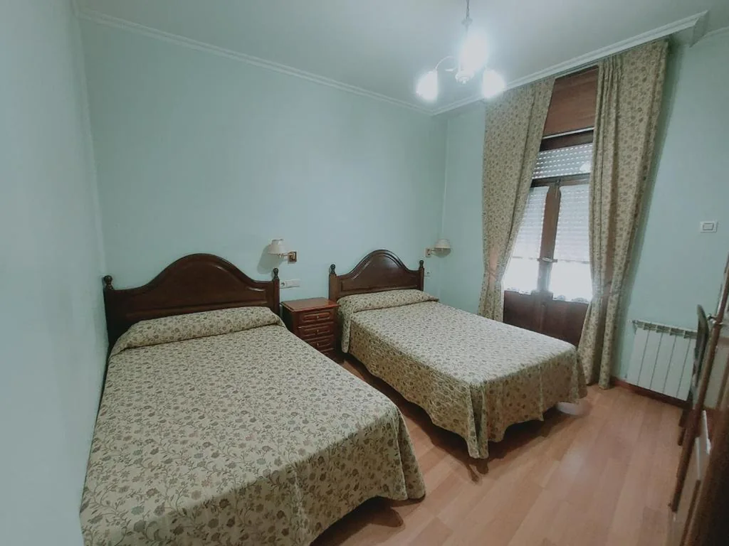 Camera doppia con 2 letti — Hotel Chipén