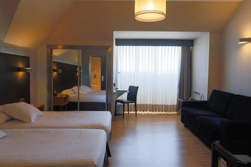 Habitación Familiar (2 adultos y 2 niños) — Hotel Chiqui