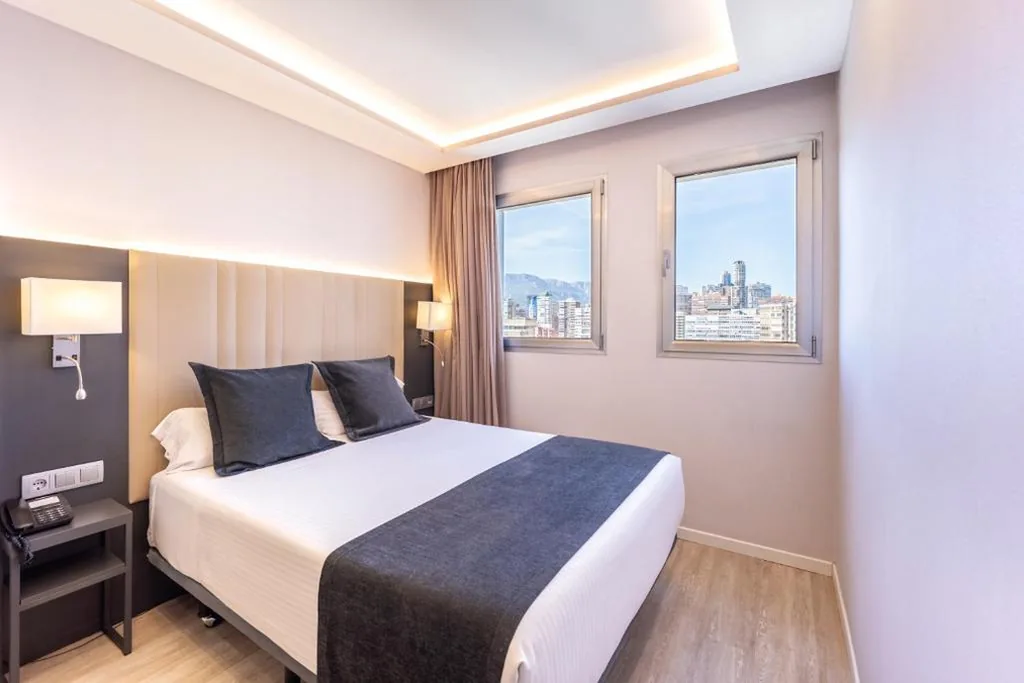 Quarto Duplo com vista para a cidade sem terraço — Hotel Cimbel