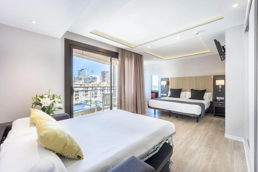 Quarto Familiar com terraço — Hotel Cimbel