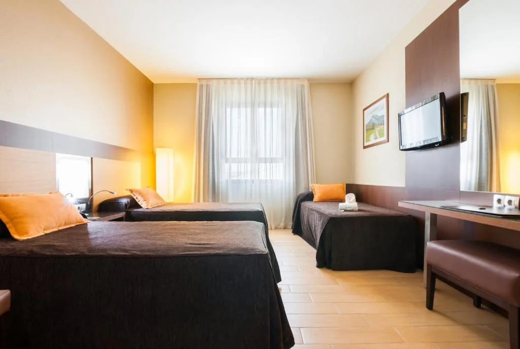 Habitación Triple — Hotel Ciudad de Alcañiz