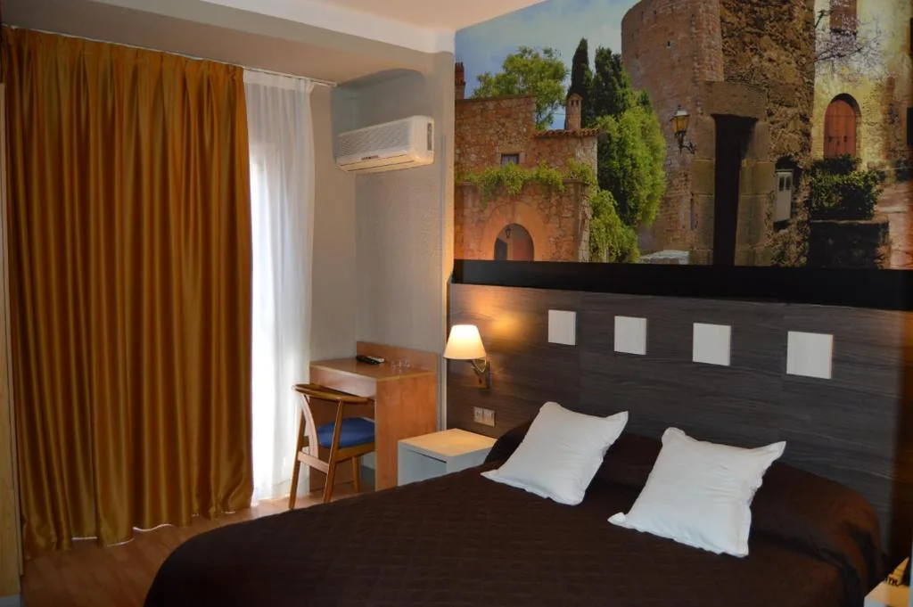 Camera doppia - 1 o 2 letti — Hotel Ciutadella