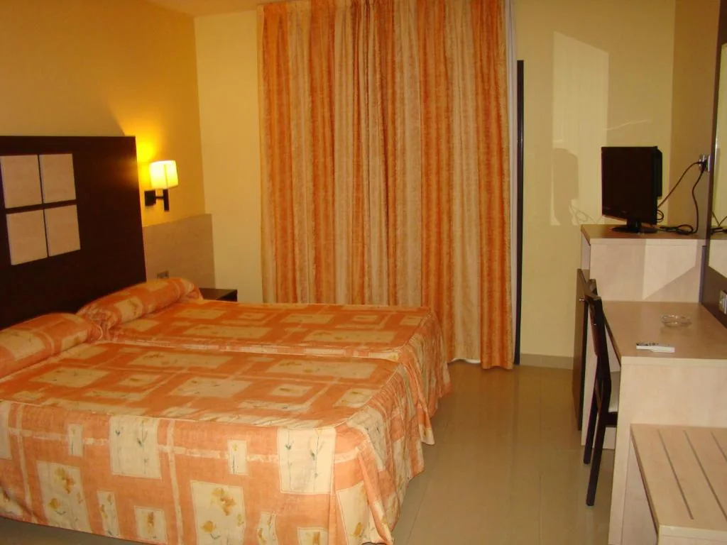 Camera doppia superior - 1 o 2 letti — Hotel Ciutadella