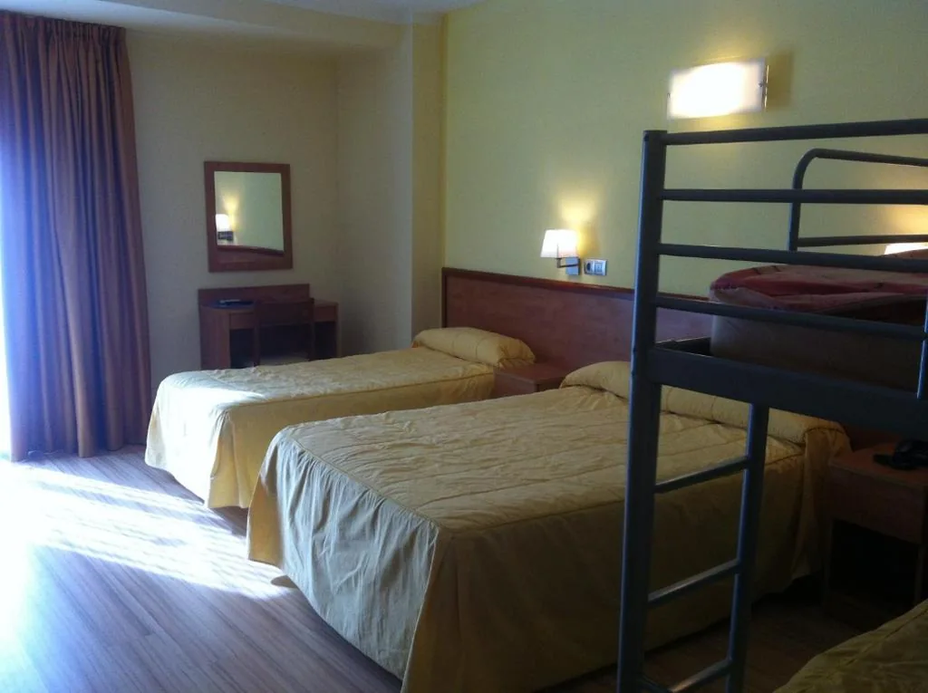 Camera familiare — Hotel Ciutadella