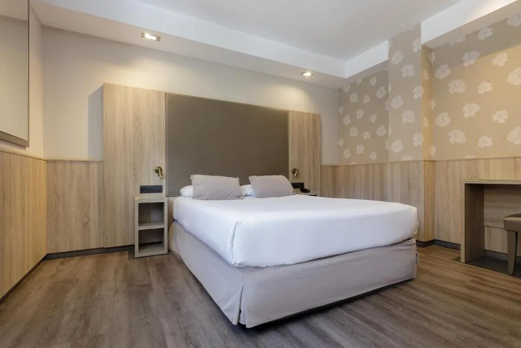 双人间 - 1张大床 — Hotel Civera