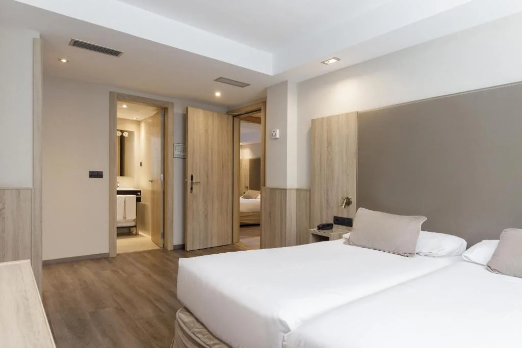 高级家庭间 — Hotel Civera