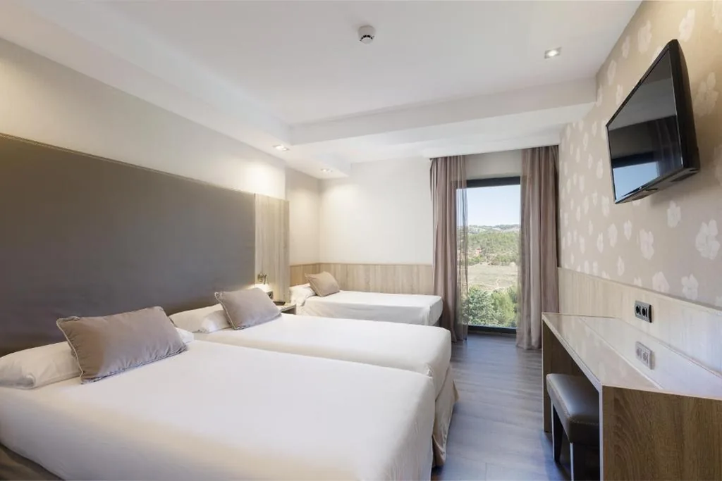 三人间 — Hotel Civera