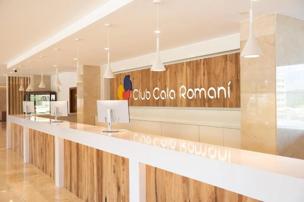 Hotel Club Cala Romani