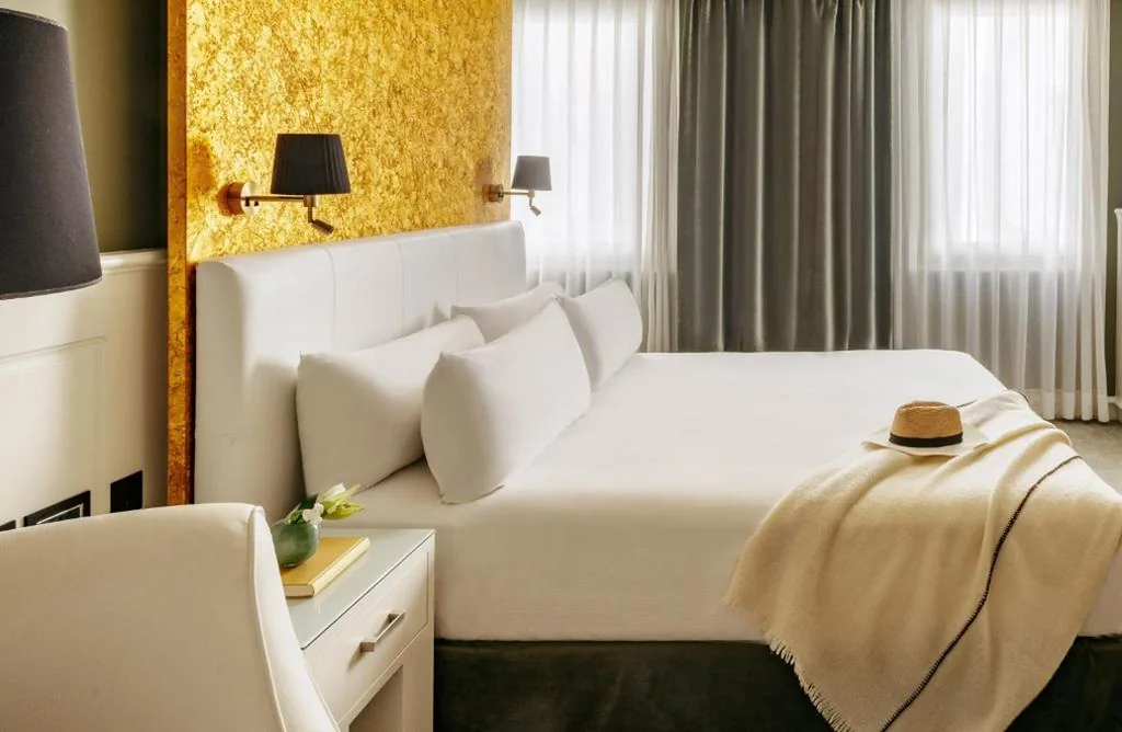 Habitación Premium — Hotel Colón, a Gran Meliá Hotel - The Leading Hotels of the World