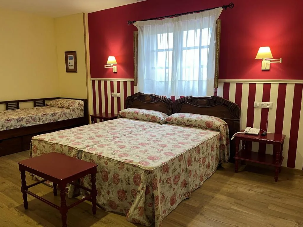 Camera Familiare — Hotel Colonial de Santillana