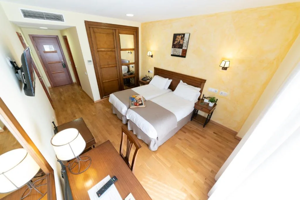Habitación Doble - 2 camas — Hotel Comendador