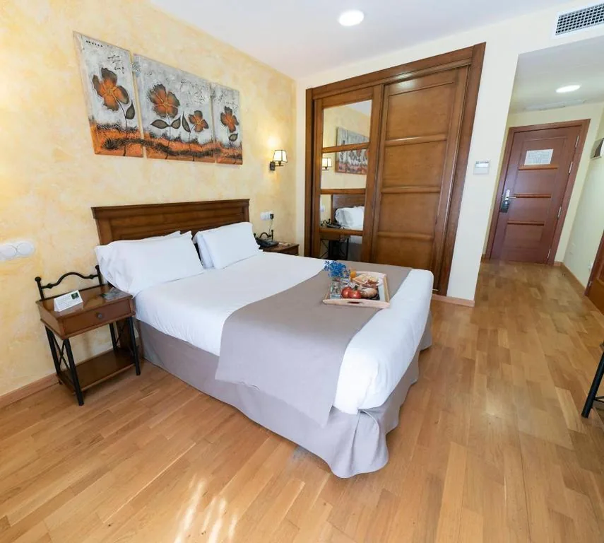 Habitación Doble Clásica — Hotel Comendador