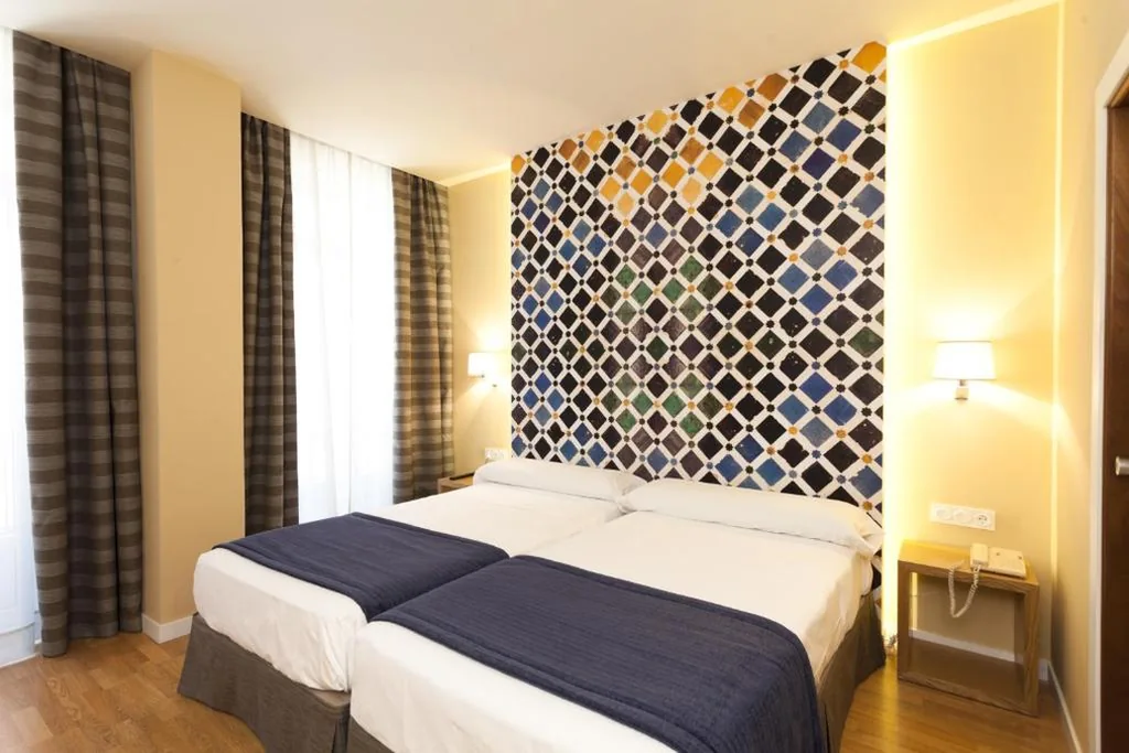 Quarto Triplo (3 pessoas) — Hotel Comfort Dauro 2