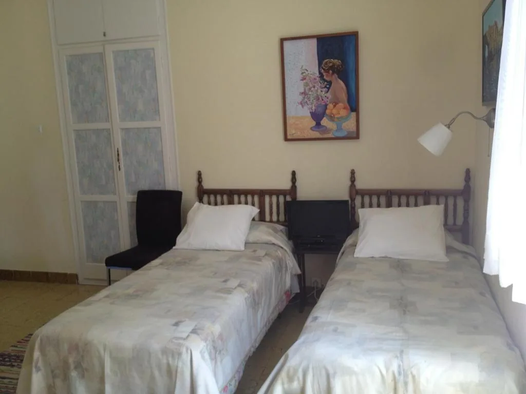 三人间（2名成人＋1名儿童） — Hotel Comodoro