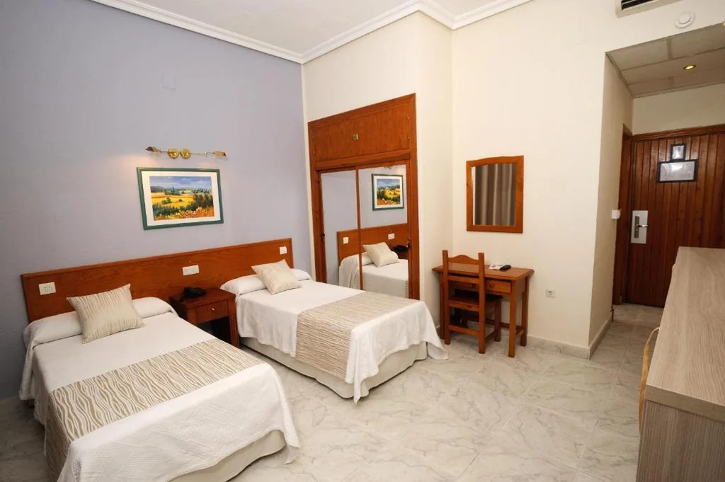 三人间 — Hotel Complejo Los Rosales