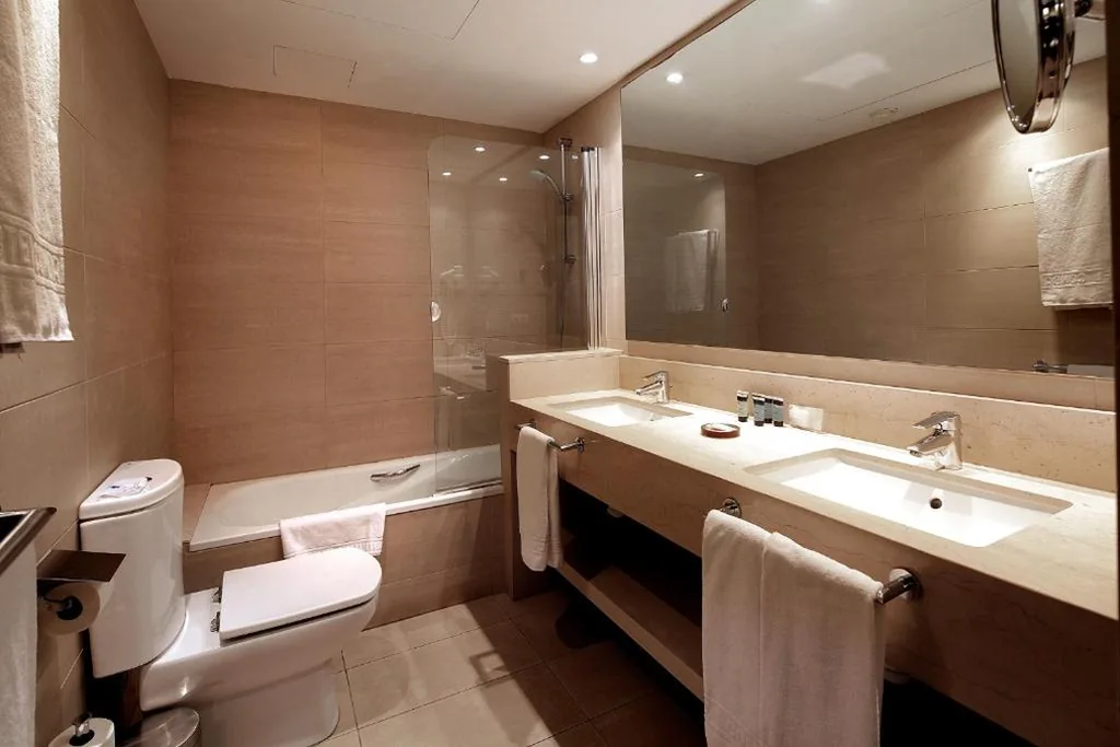 Dreibettzimmer — Hotel Condado