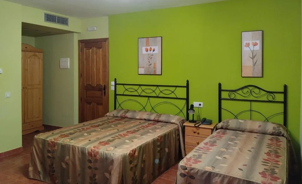 Chambre Familiale — Hotel Condado de Miranda