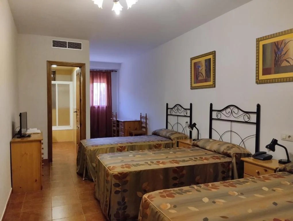 Chambre Triple — Hotel Condado de Miranda