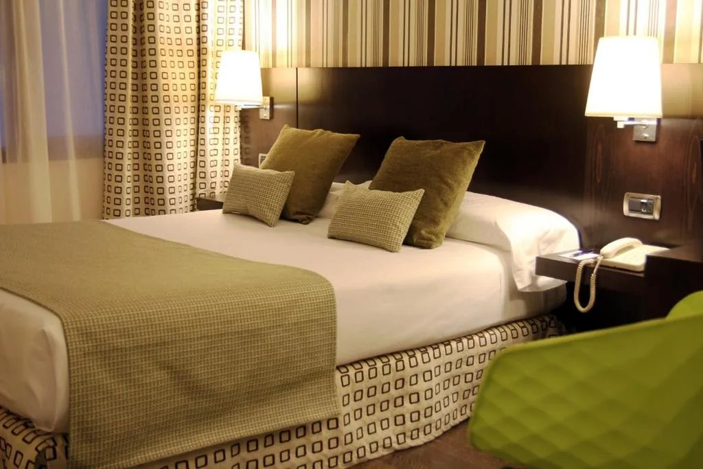 小型内侧双人间 — Hotel Conde Duque Bilbao