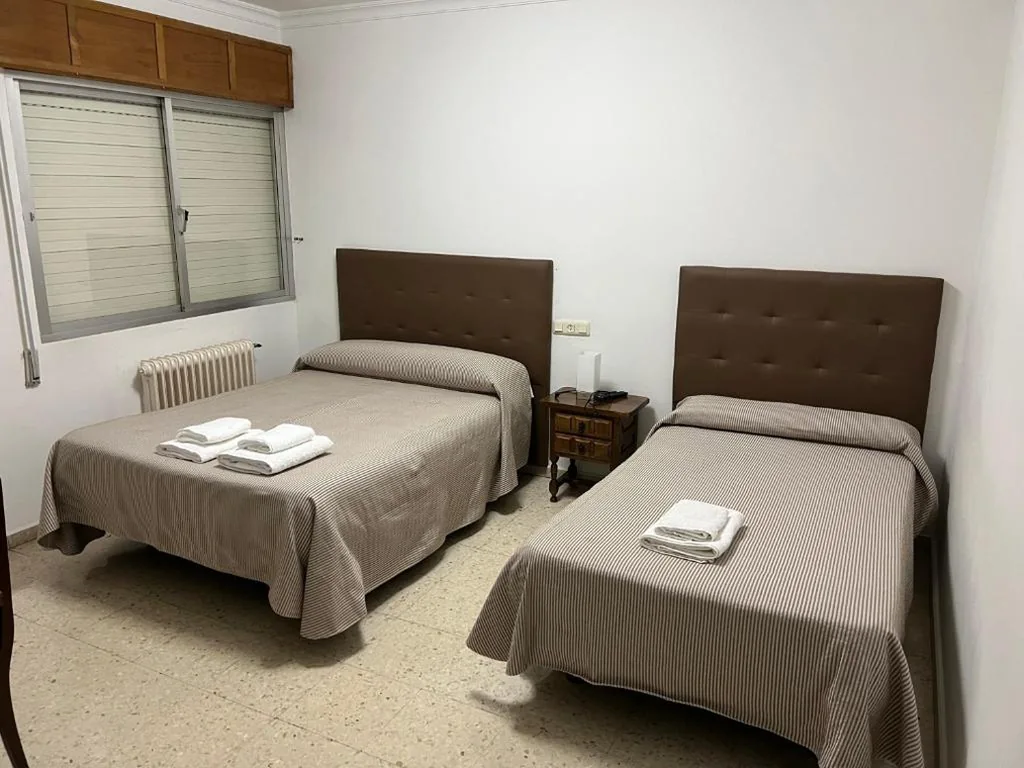Quarto Triplo — Hotel Conde