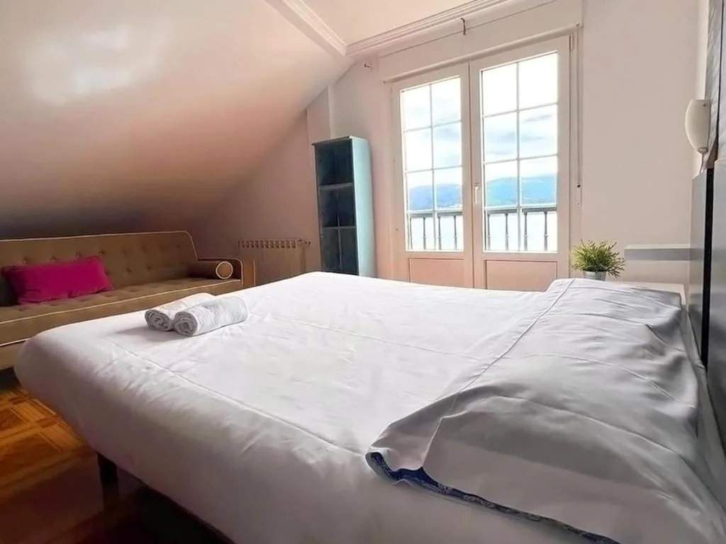 Camera doppia con bagno privato — Hotel Corcubión Playa de Quenxe