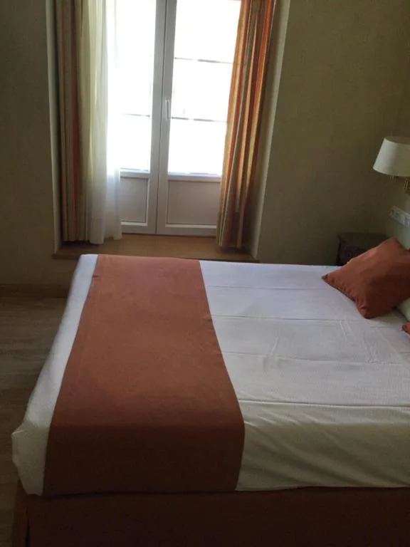 Tweepersoonskamer met balkon — Hotel Cordón